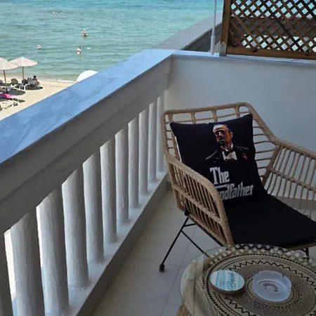 Marlon Brando Sea View Peraía